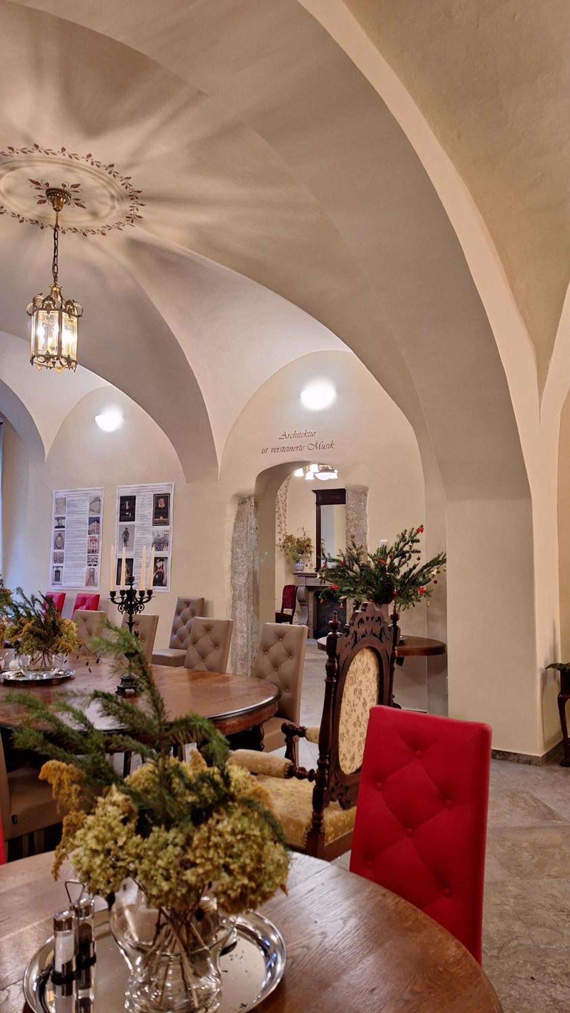 Stadtpalais Romantik-Suite 3 Zimmer Maximal 6 Personen เบาท์เซน ภายนอก รูปภาพ