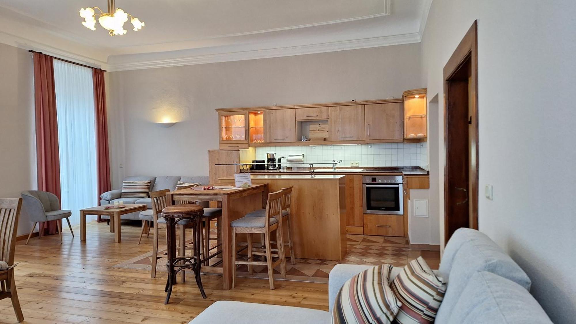 Stadtpalais Romantik-Suite 3 Zimmer Maximal 6 Personen เบาท์เซน ภายนอก รูปภาพ