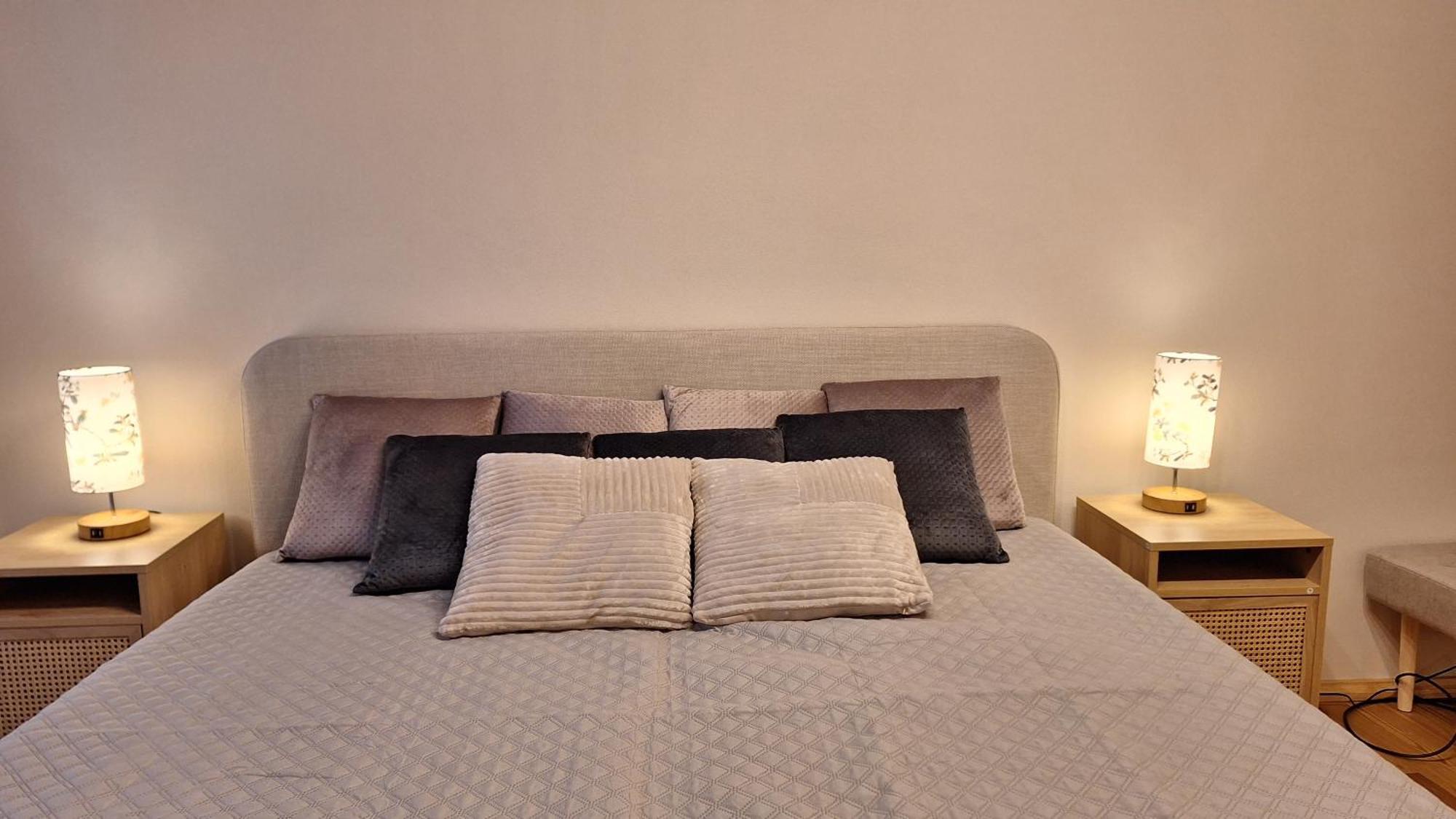 Stadtpalais Romantik-Suite 3 Zimmer Maximal 6 Personen เบาท์เซน ภายนอก รูปภาพ