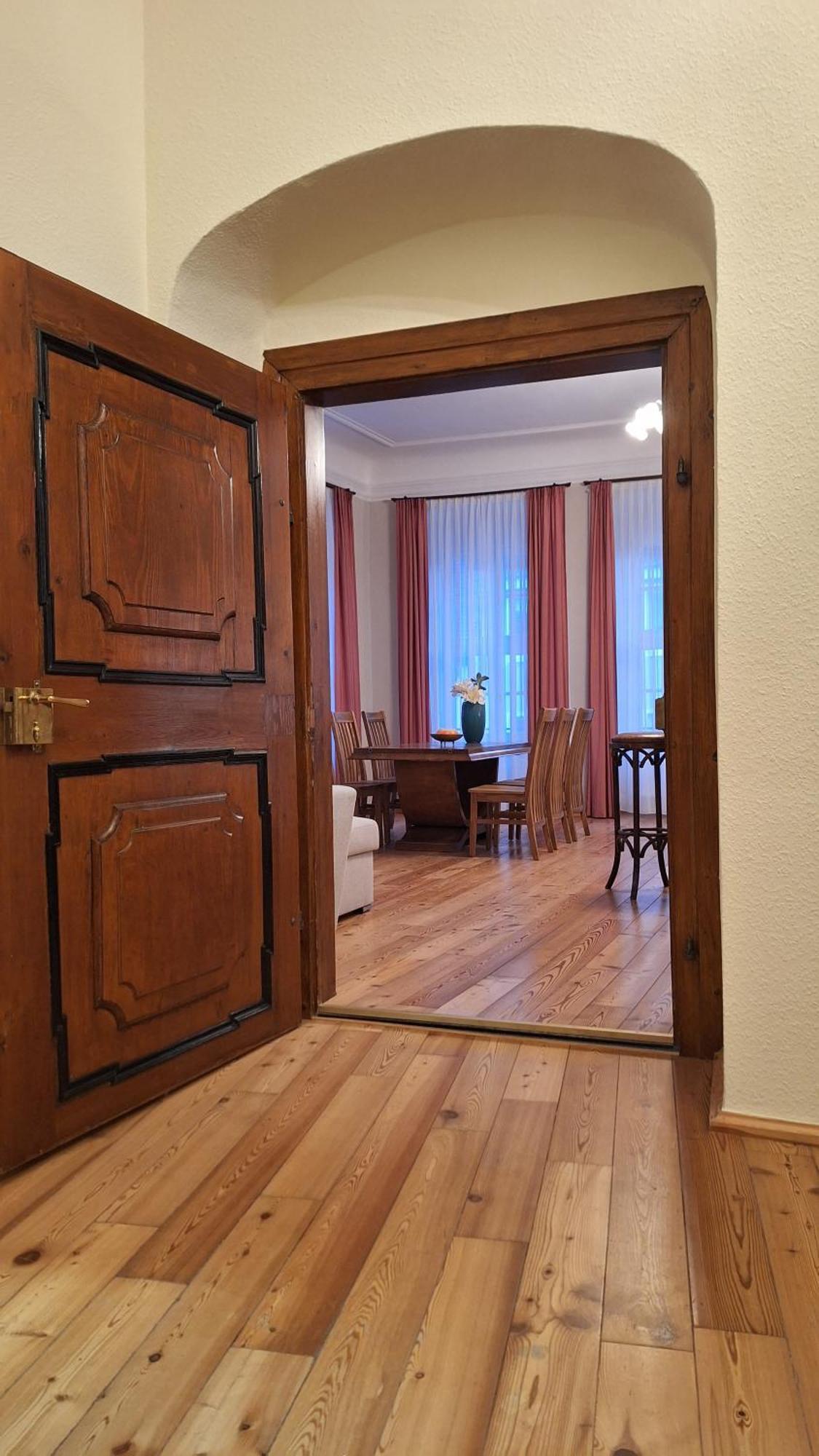 Stadtpalais Romantik-Suite 3 Zimmer Maximal 6 Personen เบาท์เซน ภายนอก รูปภาพ