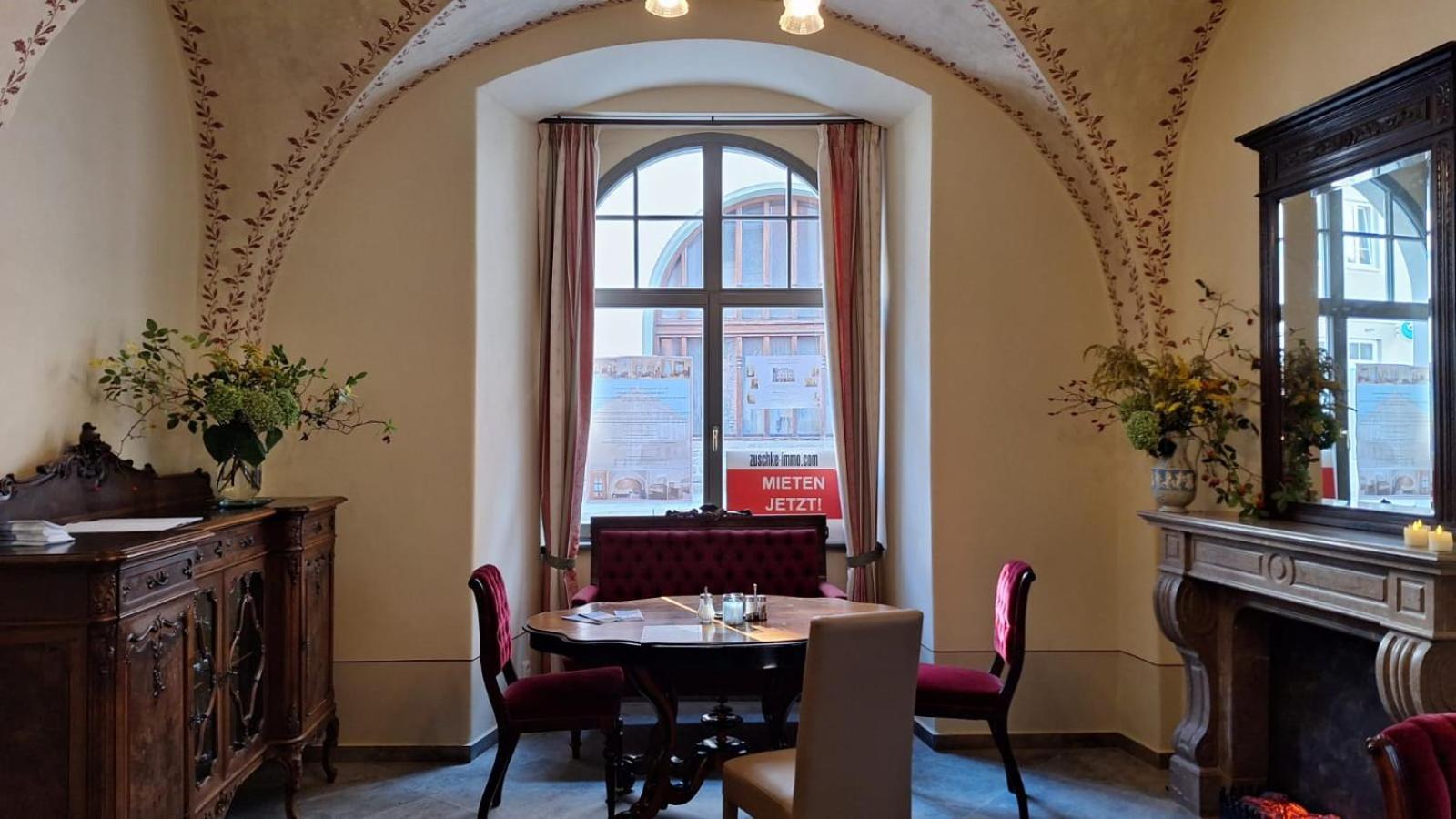 Stadtpalais Romantik-Suite 3 Zimmer Maximal 6 Personen เบาท์เซน ภายนอก รูปภาพ