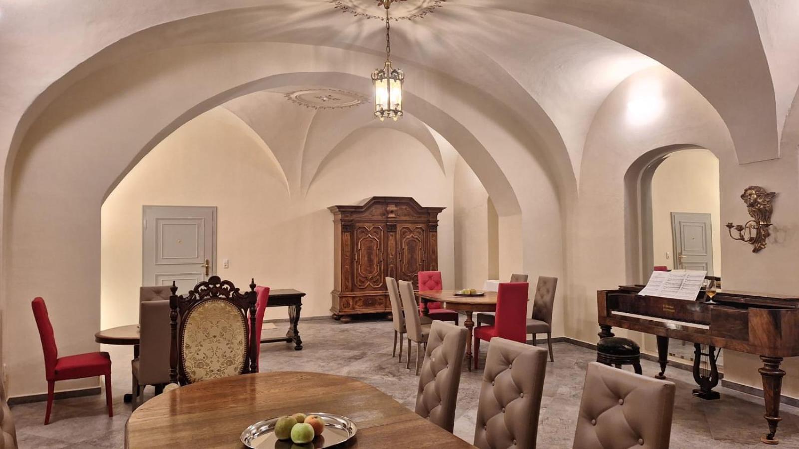 Stadtpalais Romantik-Suite 3 Zimmer Maximal 6 Personen เบาท์เซน ภายนอก รูปภาพ