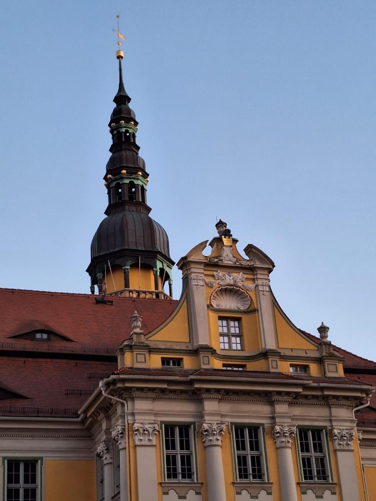 Stadtpalais Romantik-Suite 3 Zimmer Maximal 6 Personen เบาท์เซน ภายนอก รูปภาพ