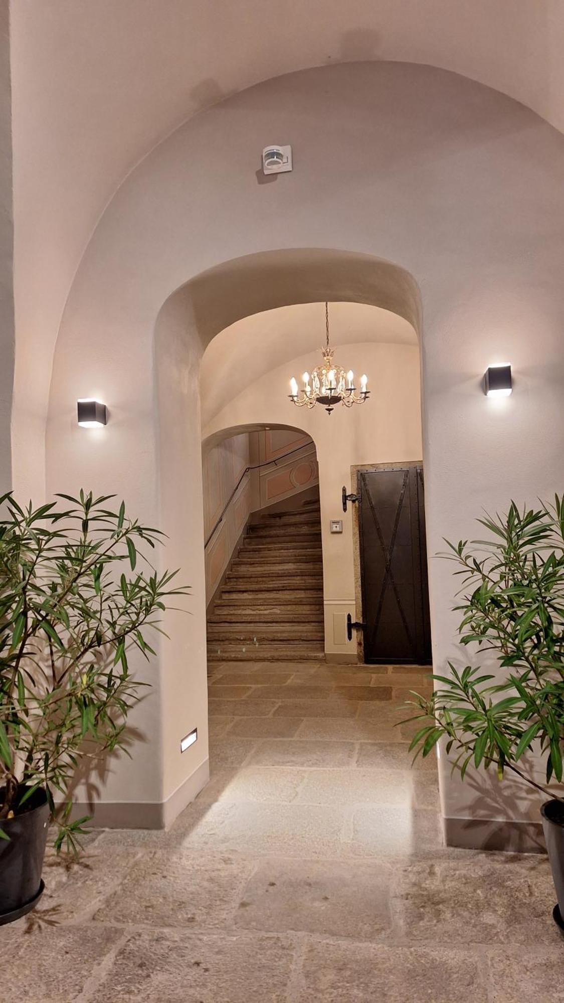 Stadtpalais Romantik-Suite 3 Zimmer Maximal 6 Personen เบาท์เซน ภายนอก รูปภาพ