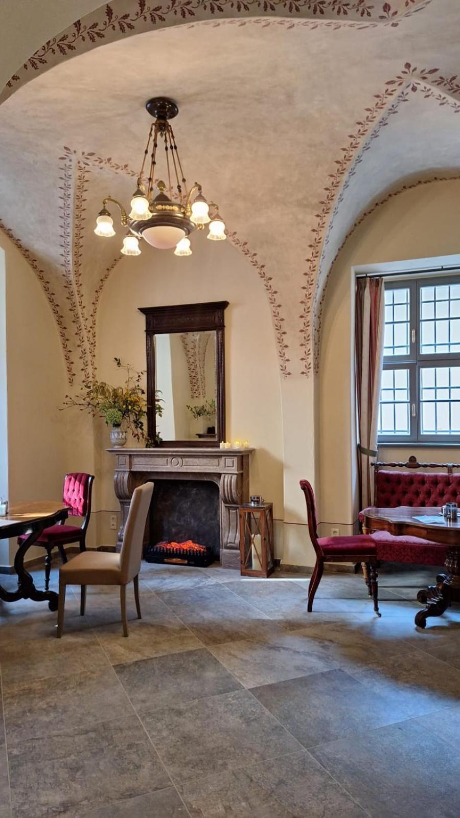 Stadtpalais Romantik-Suite 3 Zimmer Maximal 6 Personen เบาท์เซน ภายนอก รูปภาพ